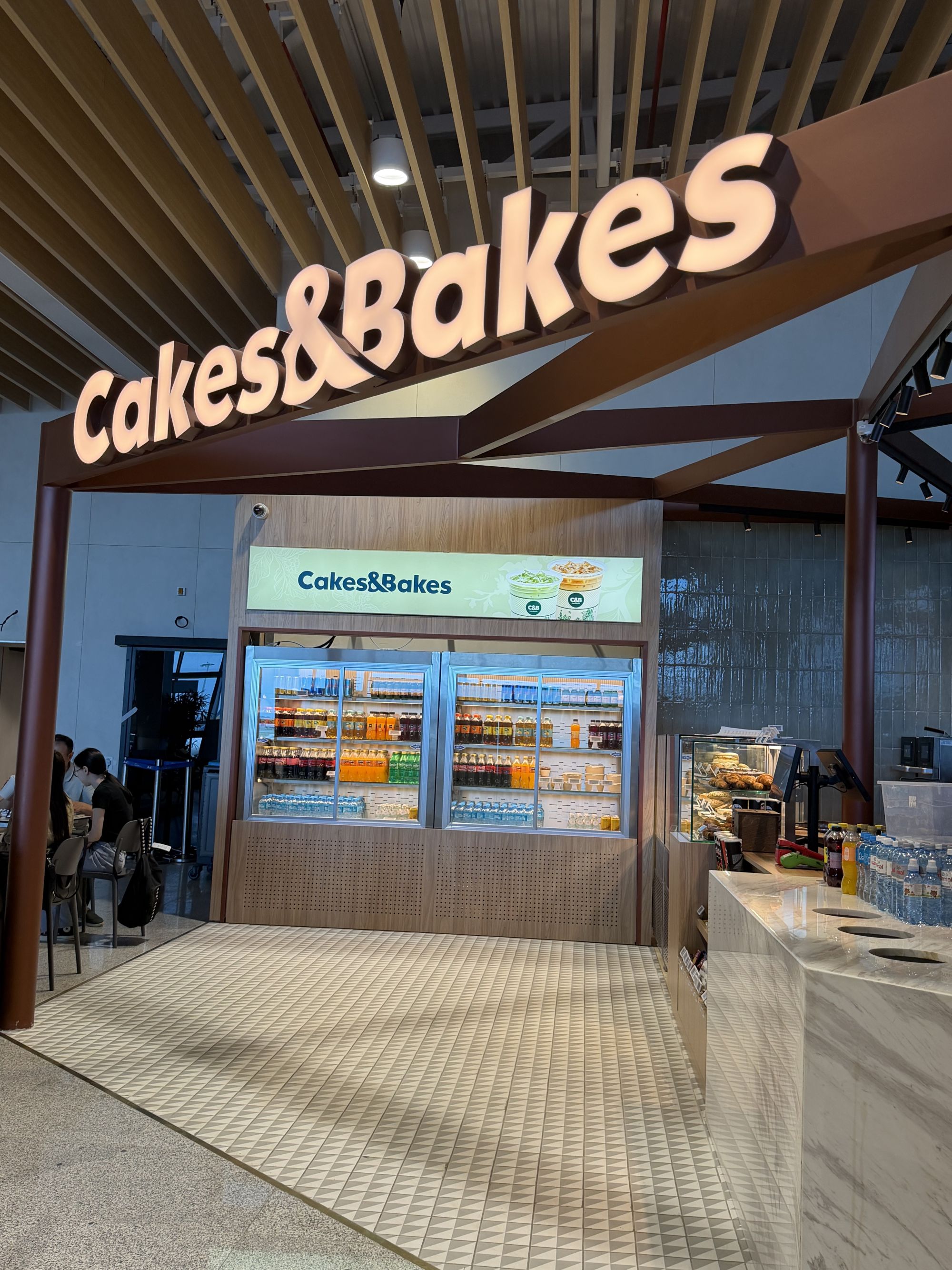 Cakes and Bakes Café
