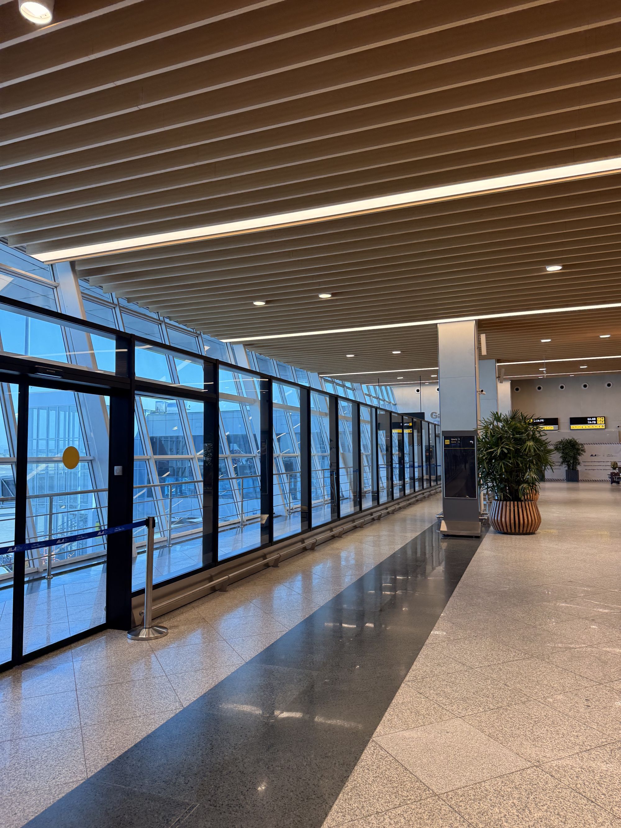 Gates 4-5 Boarding Area